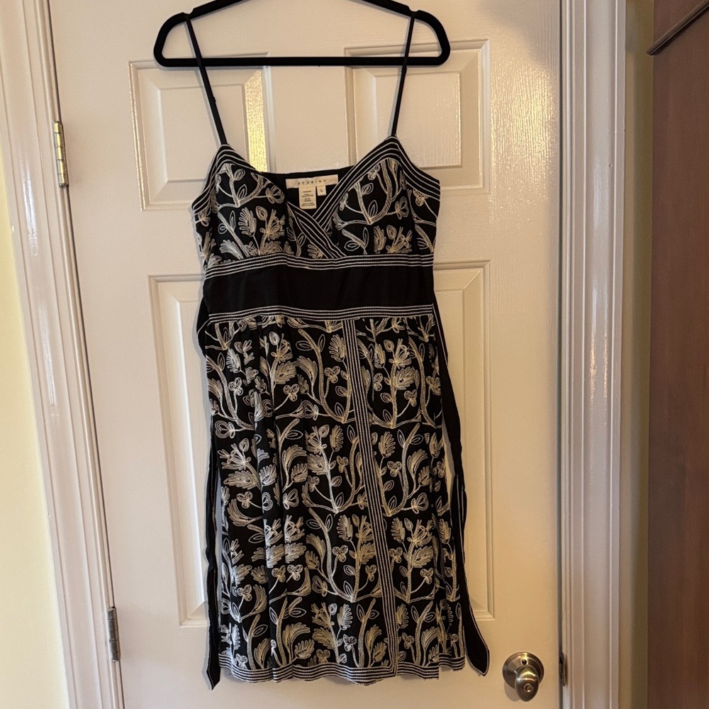 Studio M Black and White Patterned Top